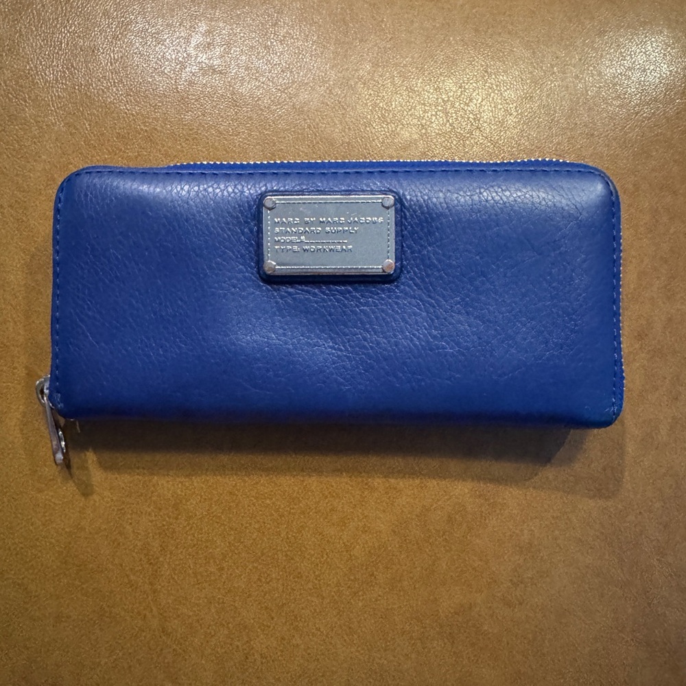 Marc Jacobs zippy wallet tune blue